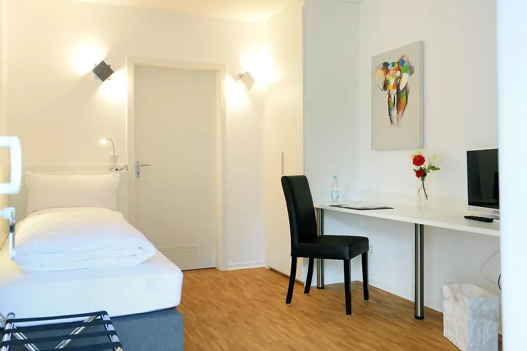 Bed & Breakfast Meerbusch 0*,  Germania